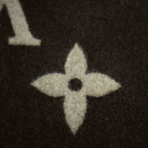 Auth LOUIS VUITTON Echarpe Reykjavik M71041 Maroon Monogram - Unconfirmed Scarf - Picture 4 of 6